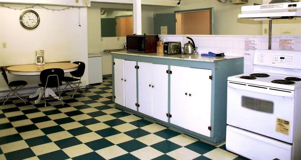 دارتموث Lake City Motel