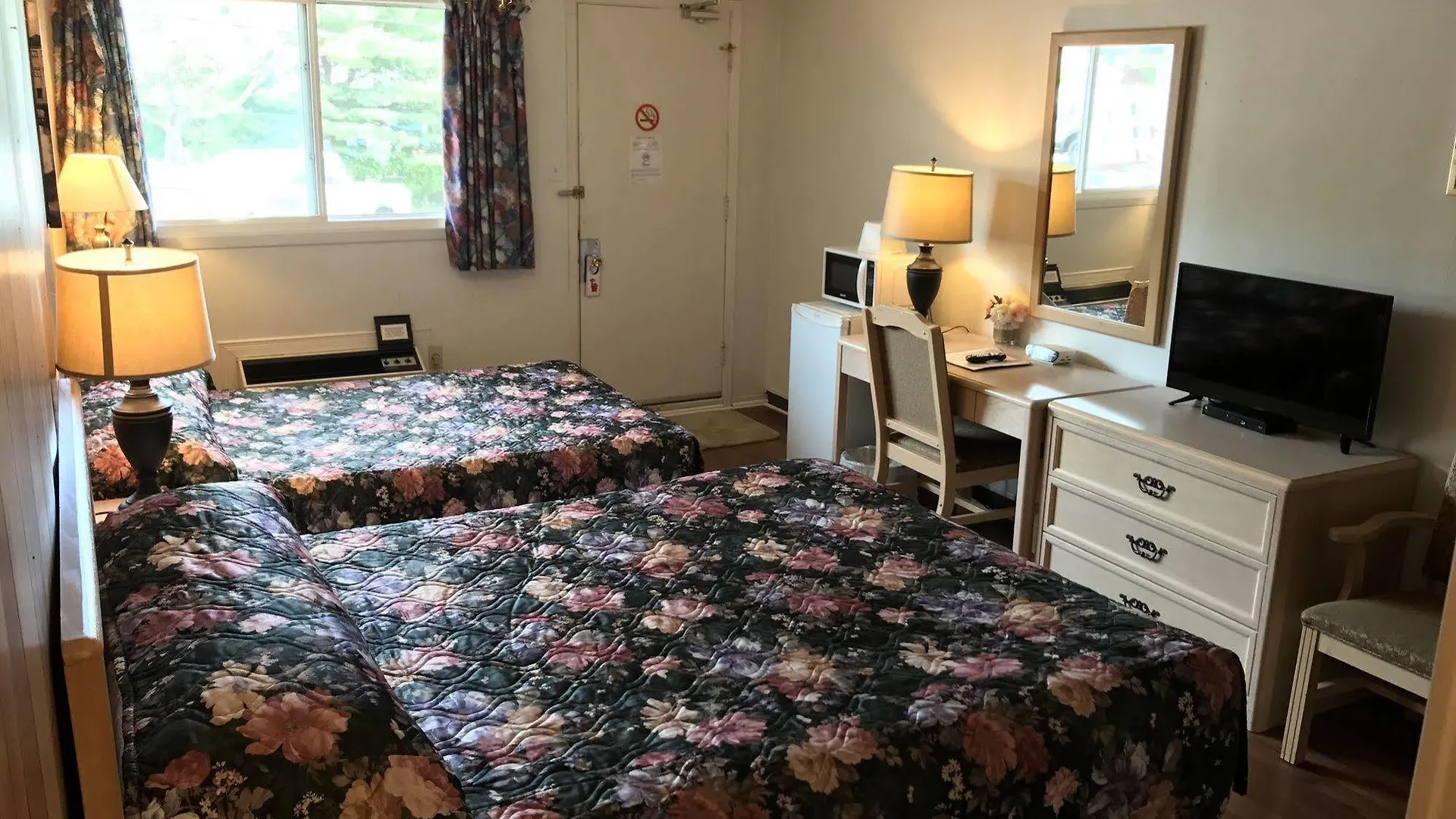 Lake City Motel Dartmouth 2*,