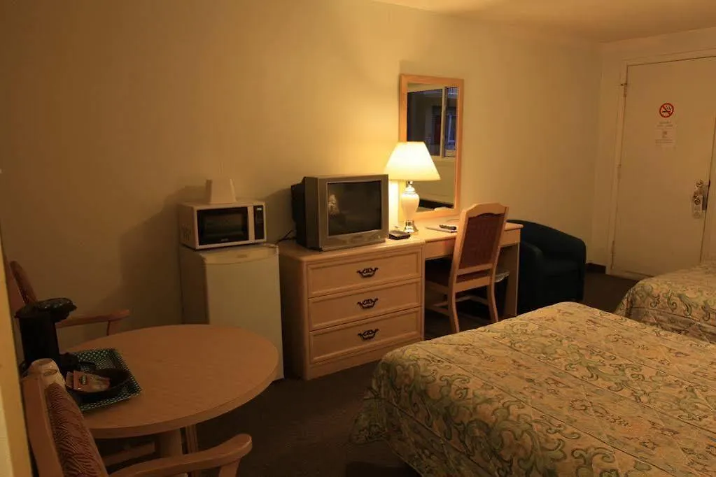 **  Lake City Motel Dartmouth Canada